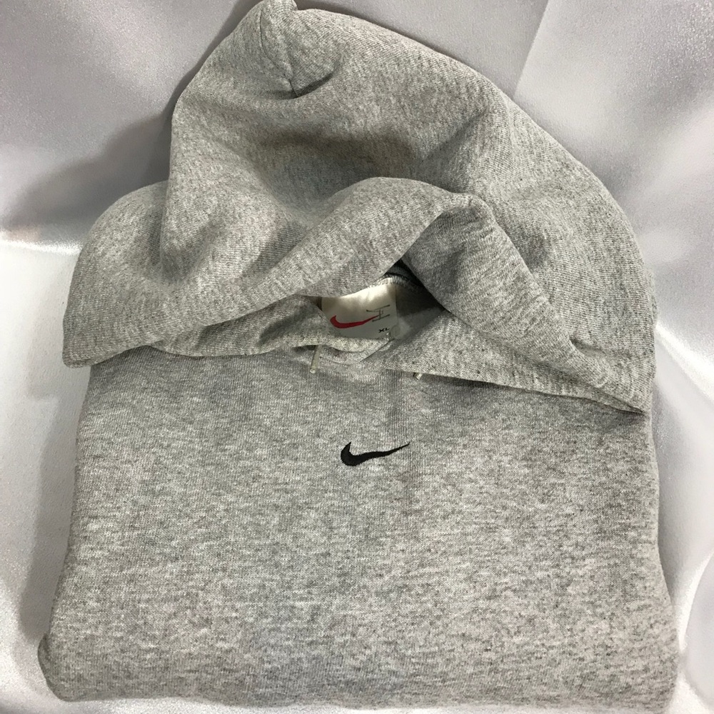 Nike 90s style embroidered sweater soft XL fits L